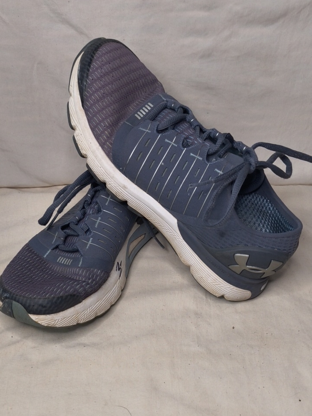 Under Armour Men’s Athletic Shoes - High Abrasion Rubber Dark Blue Size 9 AM